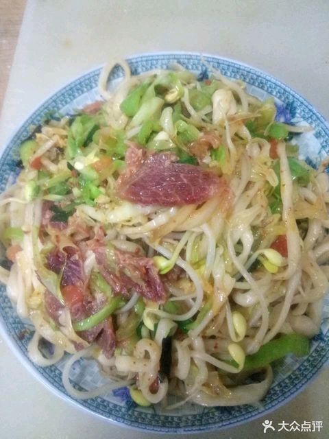 陕西面馆(西门街店)位于东莞市香市路石龙坑路段81号推荐菜:猪肉韭菜