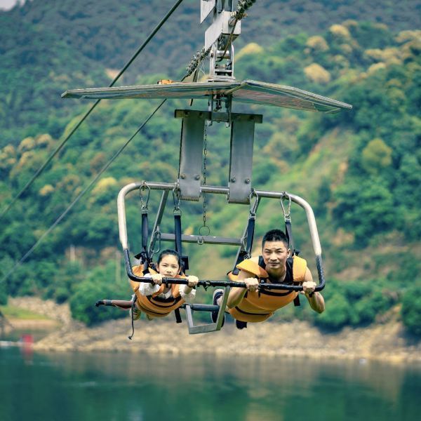 很值得来打卡的景区,既有网红特质诸多好玩的项目精英战场,滑翔飞翼
