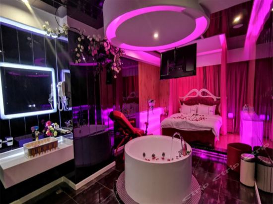 芒市泊恋主题酒店