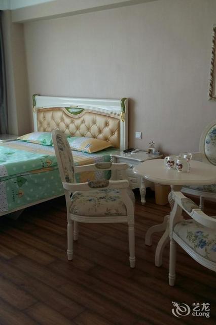 鞍山1加1日租公寓站前万熹店