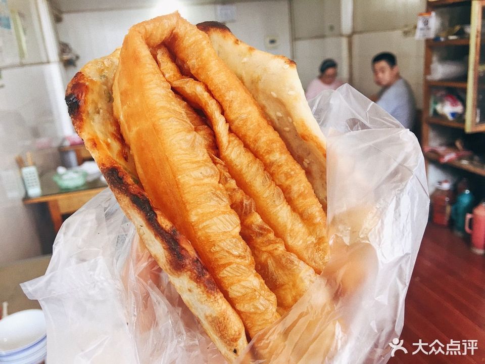 烧饼夹油条图片