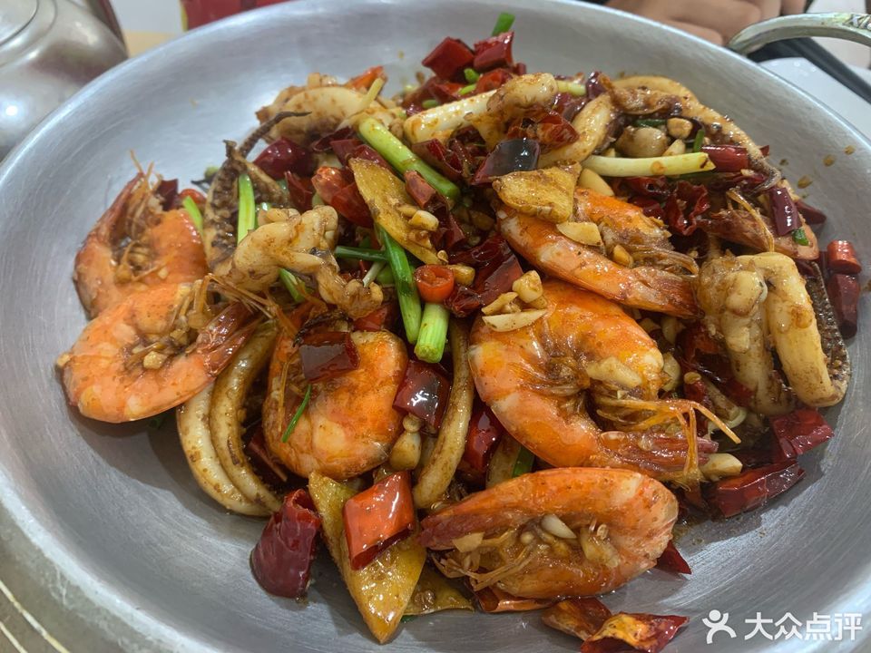 鱿鱼恋上虾图片