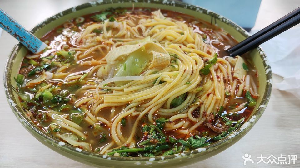 热干面油泼面推荐菜:标签:餐馆餐饮商业大学南区第二食堂位于天津市