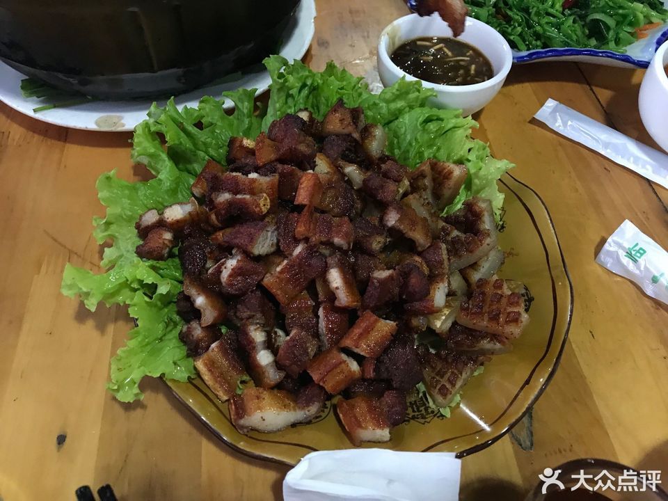 牛肉圆子汤砂锅鱼推荐菜:渡口庄家园位于德宏傣族景颇族自治州瑞丽市