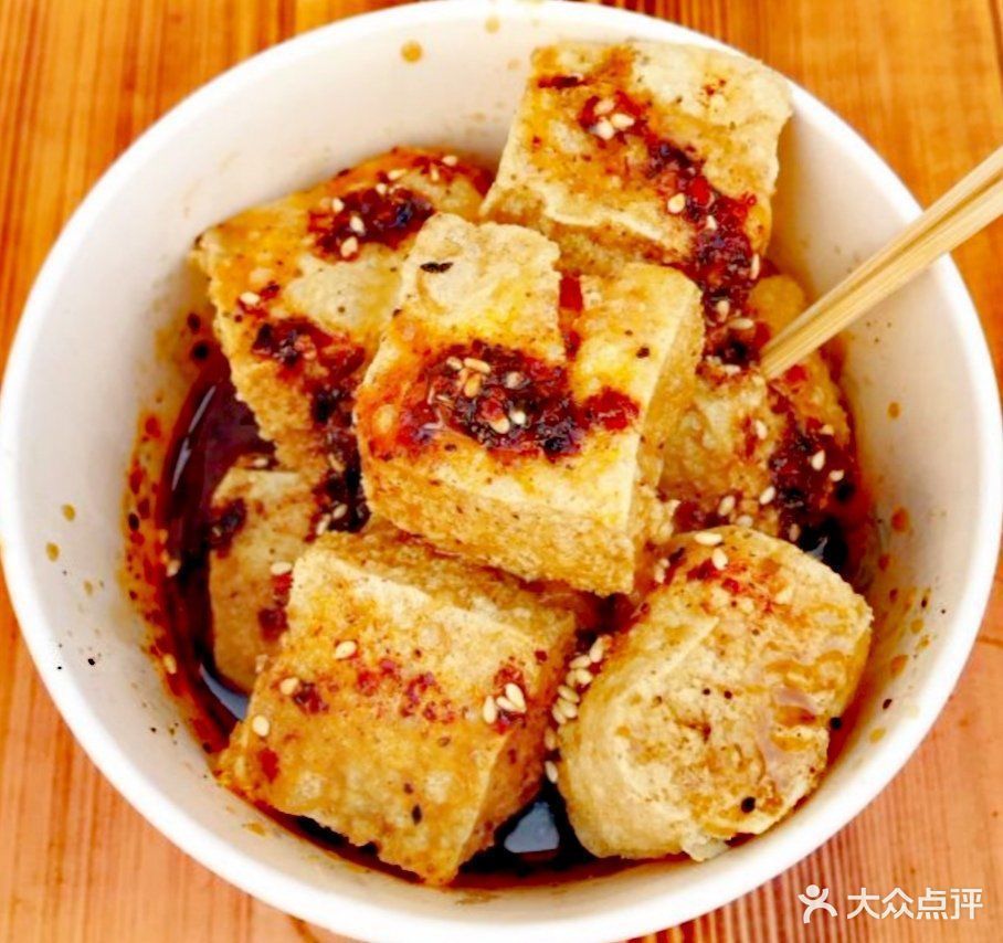 辣酱臭豆腐图片