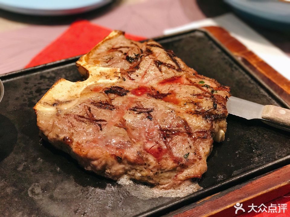 佛罗伦萨厚切t骨牛排图片