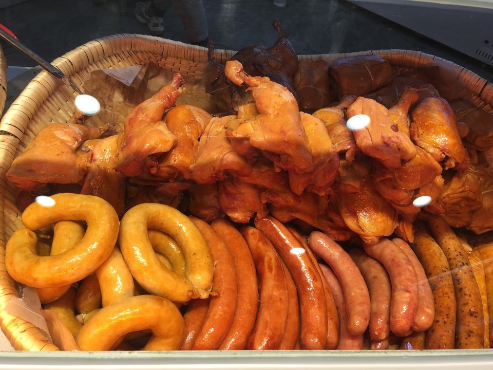 推荐菜:标签:熟食熏酱购物八珍王(和平广场店)位于大连市沙河口区