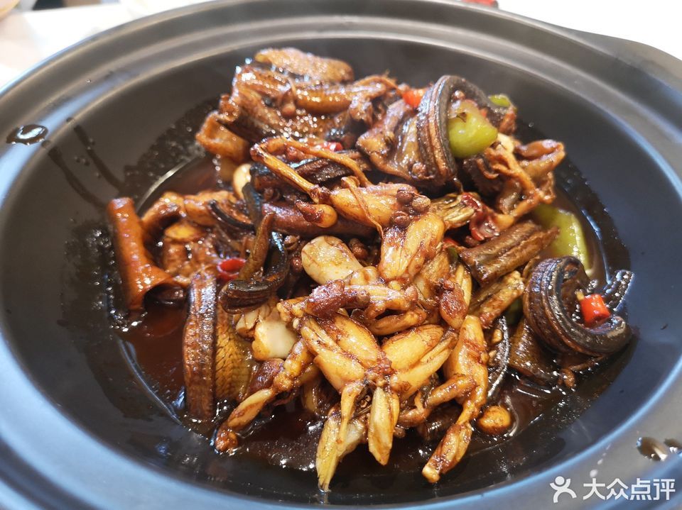 泥蛙烧鳝鱼图片