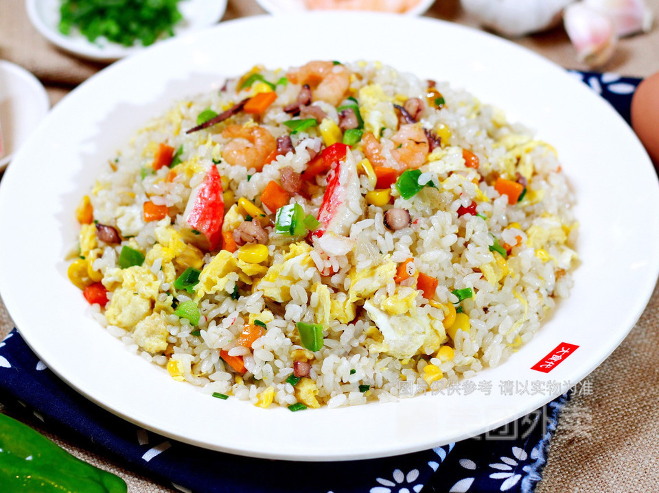 至尊海鲜炒饭图片