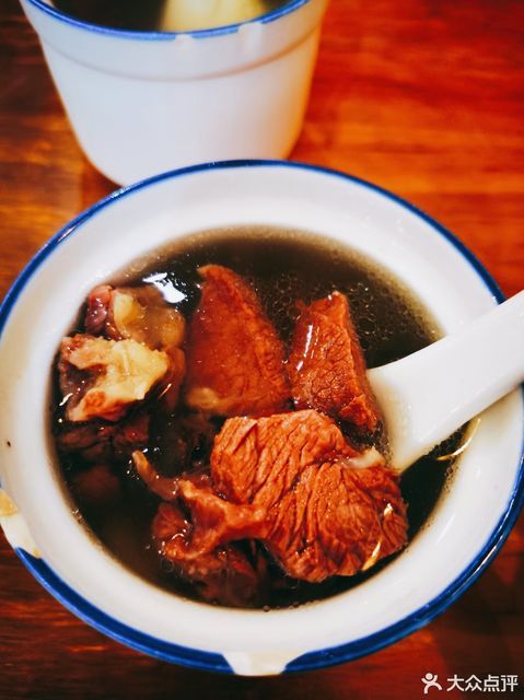 当归牛肉炖罐图片