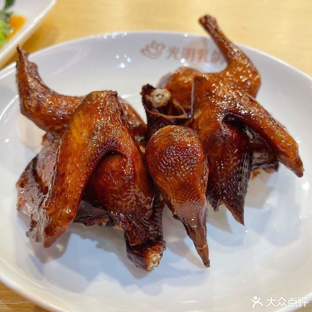 光明红烧乳鸽图片