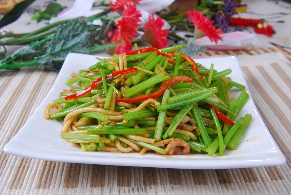 水芹炒肉丝图片