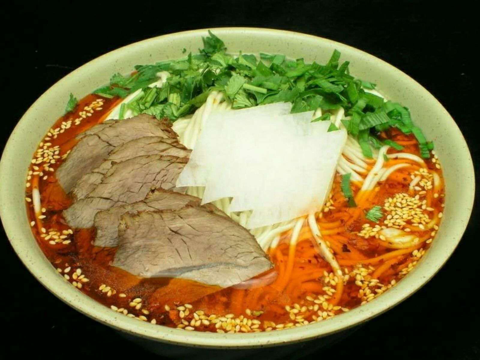 01)位于呼和浩特市新城区迎新东路推荐菜:牛肉烩面素三鲜水饺特色凉菜