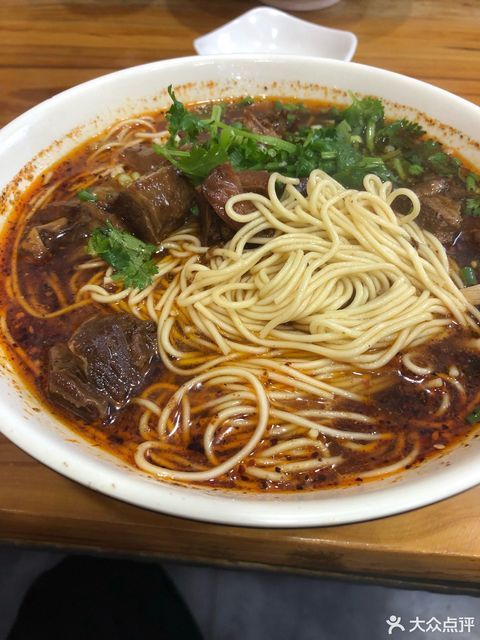 坨坨牛肉面图片