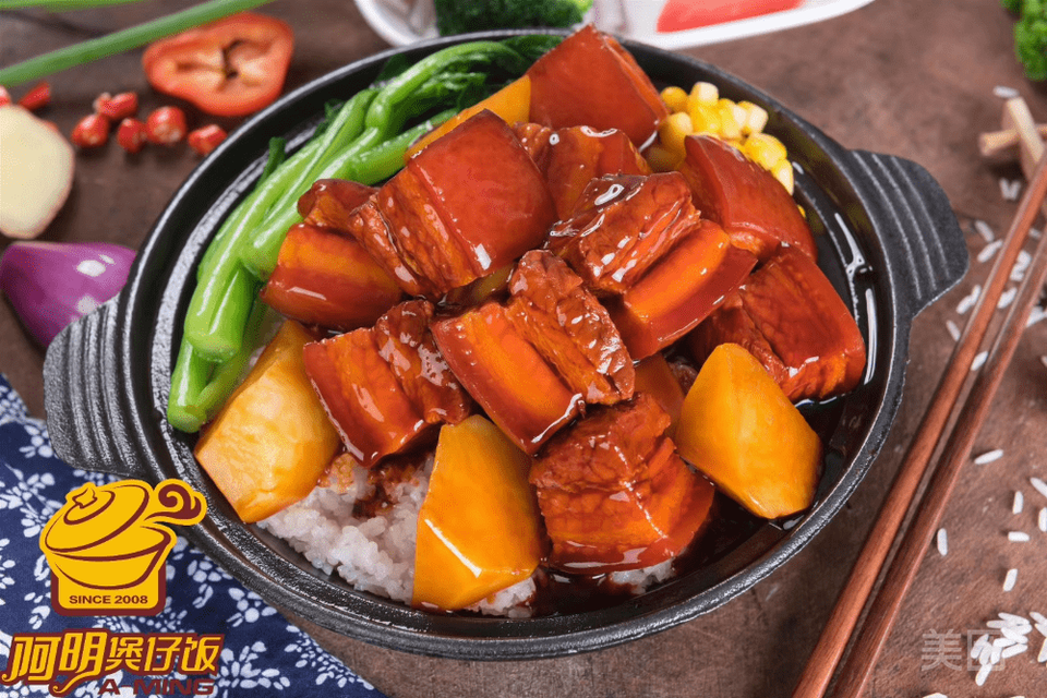 台式红烧肉煲仔饭图片