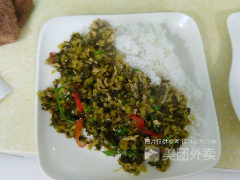 雪菜肉丝盖浇饭图片