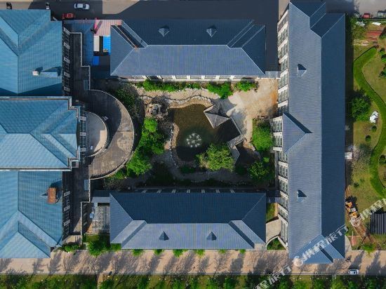 紫都苑宾馆位于通化市集安市云水路999号推荐菜:分类:三星级酒店;星级