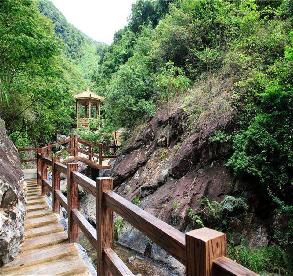 雲河谷位於泉州市永春縣外山鄉墘溪村1號推薦菜:分類:景點;風景名勝