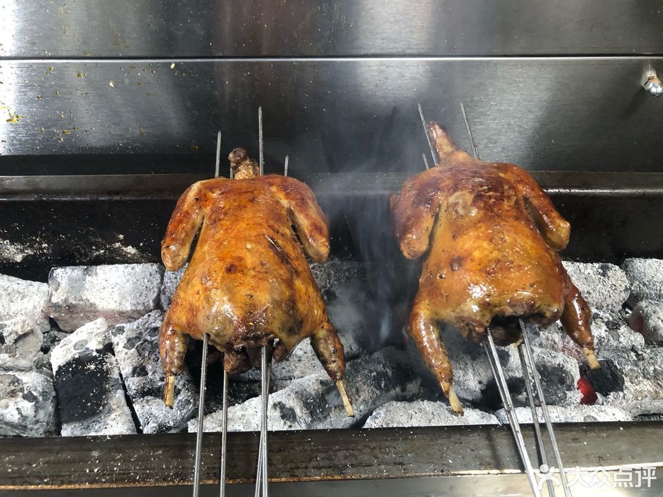 特色烤鸽子图片