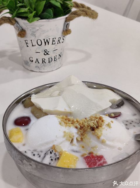 椰奶水果豆花清补凉图片