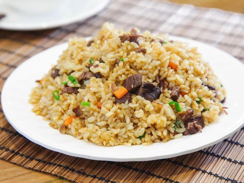 推荐菜:青椒土豆丝盖浇面牛肉炒饭孜然牛肉盖浇面分类:餐馆;拉面;餐饮