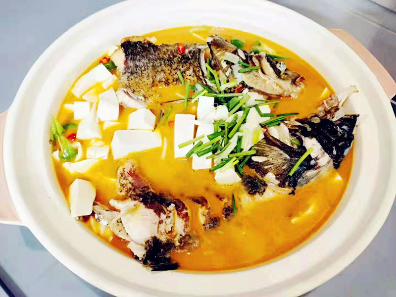 胖头鱼火锅图片