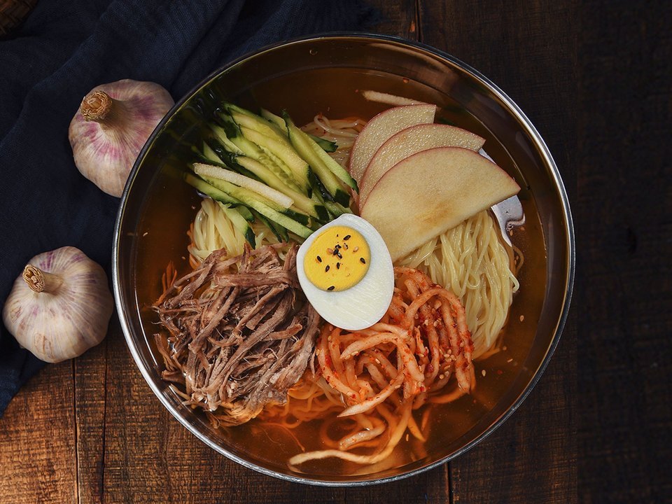 元妈妈有骨安东炖鸡推荐菜:元妈妈(麒麟新天地店)位于北京市朝阳区