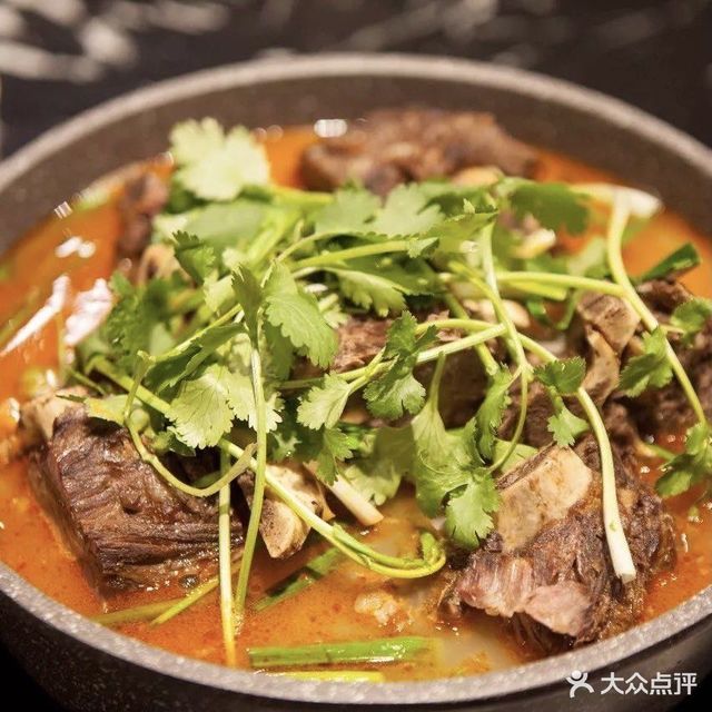 炊牛牛骨煲街头牛排中海店