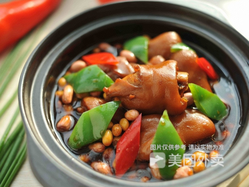 花生焖猪脚饭图片