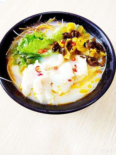 热销无骨老坛酸菜鱼粉图片