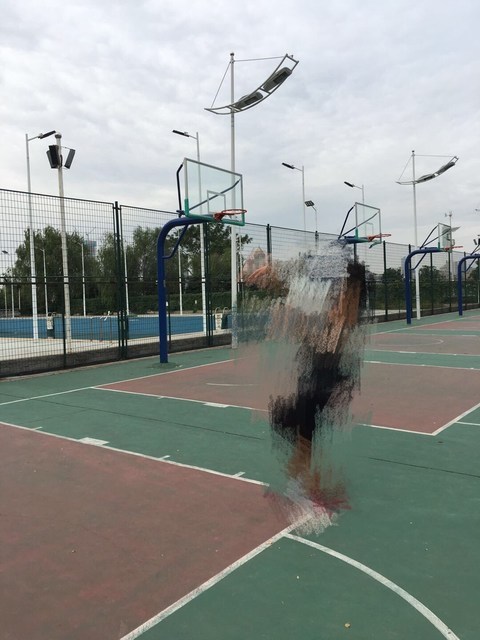                 武昌江滩篮球场