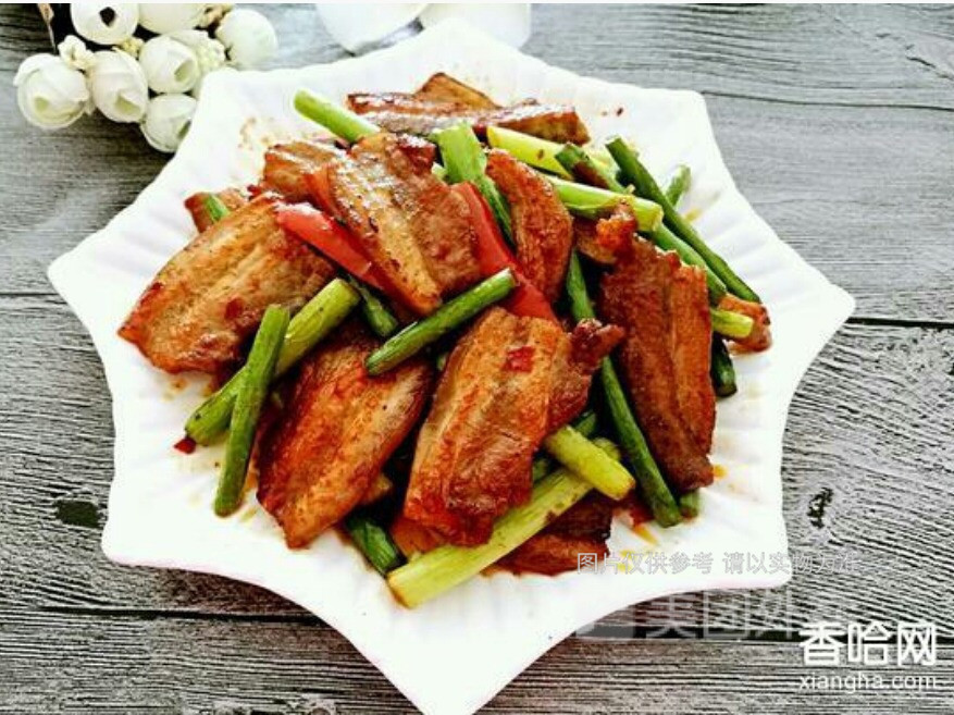 蒜苔回锅肉饭图片