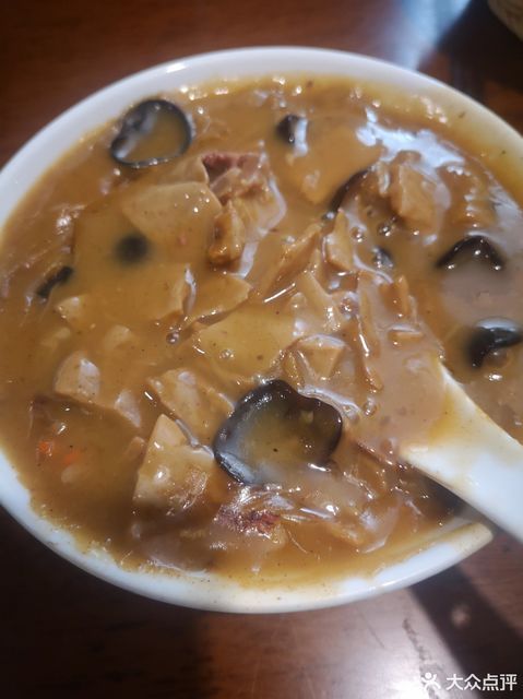 推荐菜:方大同胡辣汤(巩义旗舰店)位于郑州市巩义市和平路中段路西