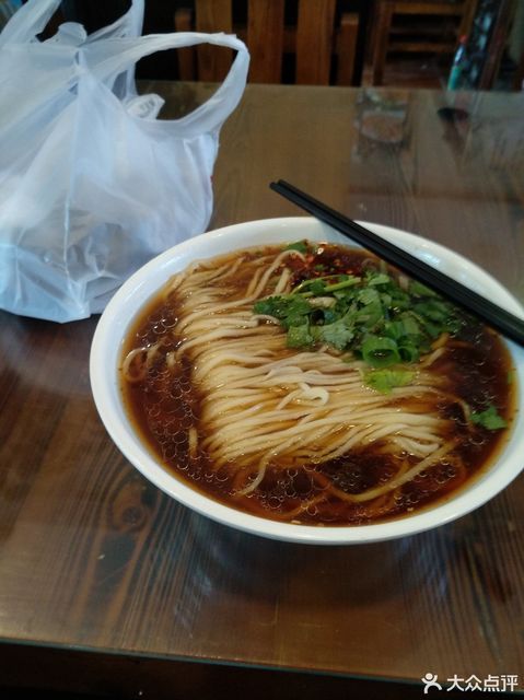 推荐菜:福帝人人抻面鸡架城位于沈阳市铁西区兴工南街45号芳御草超市