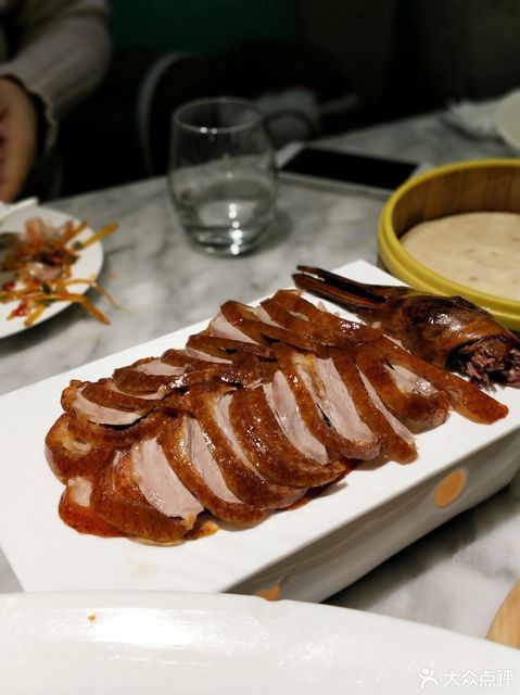 德胜枣木烤鸭图片