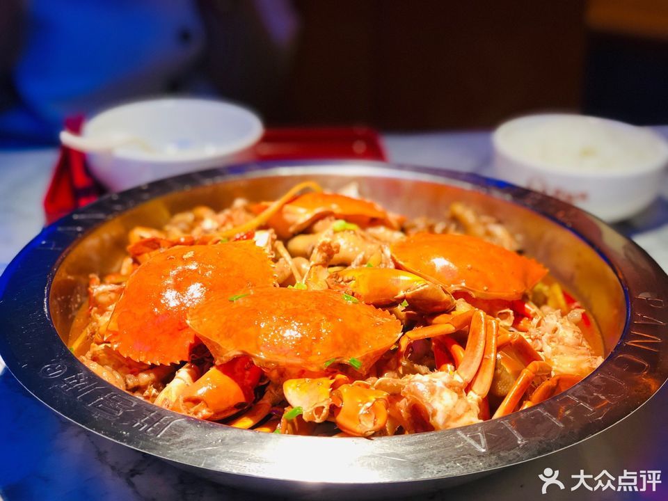 推荐菜:胖哥俩肉蟹煲(金融街万达店)位于福州市鳌峰路8号万达广场3楼