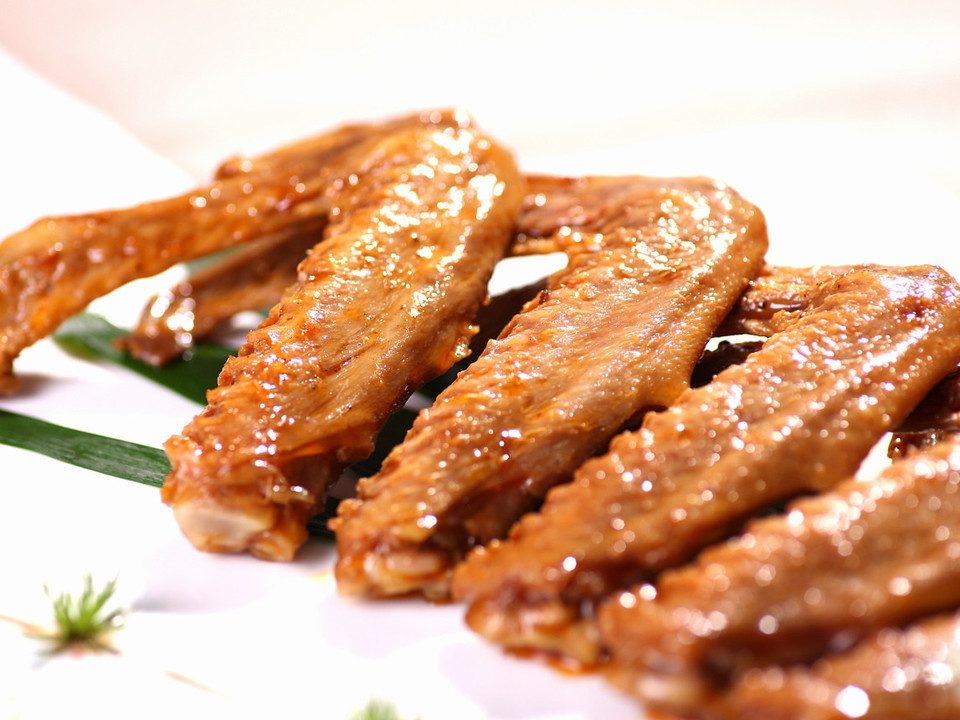 卤香鸭翅图片