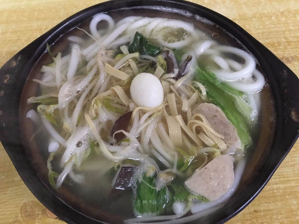 云南过桥米线麻辣烫