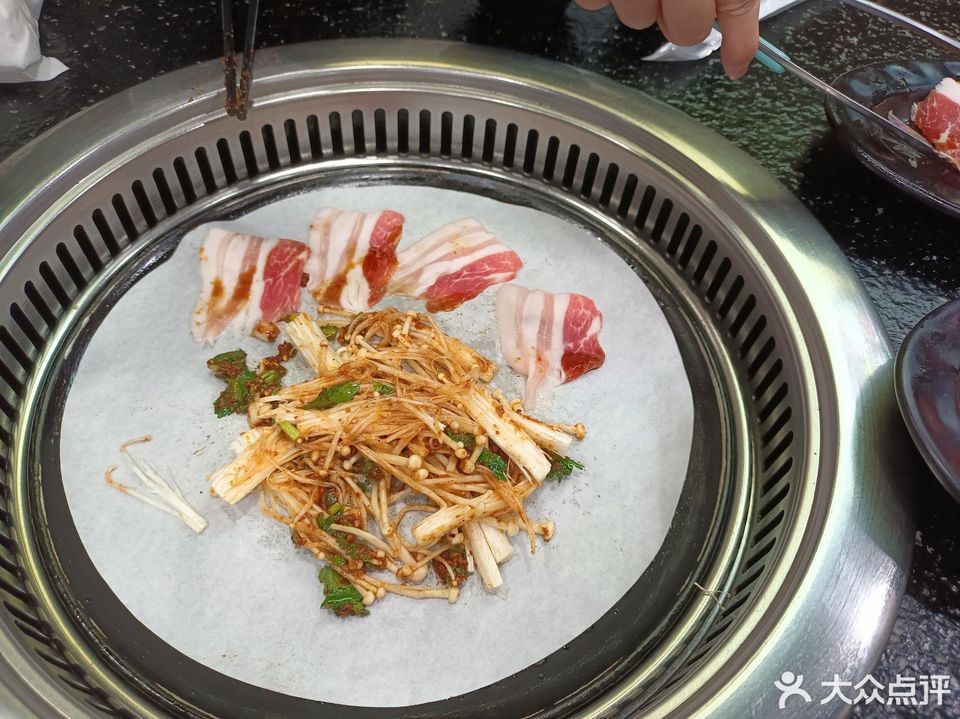 餐馆 > 神火源石板烤肉推荐菜:分类:餐馆;餐饮;外国菜;韩国菜;韩式