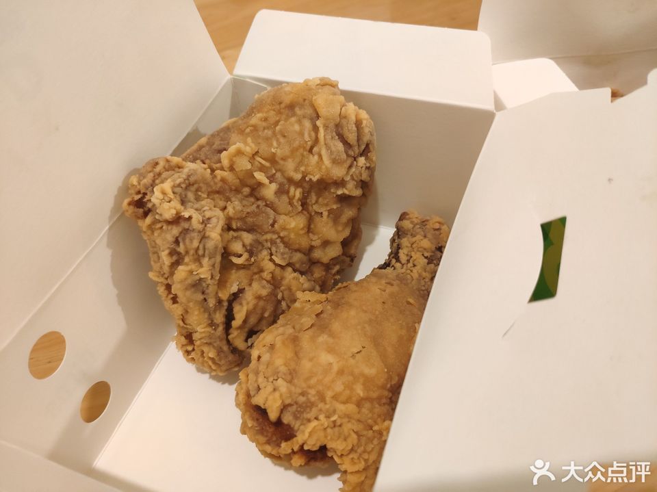 菠萝菠萝鸡腿堡咔滋脆皮手枪腿推荐菜:德克士(龙湖u城店)位于重庆市