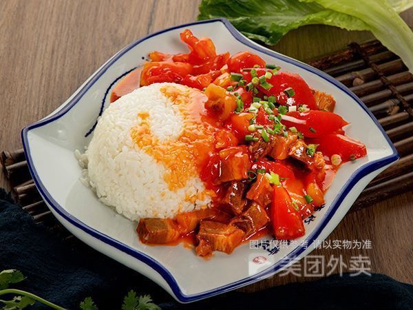 红烧番茄牛腩盖浇饭图片