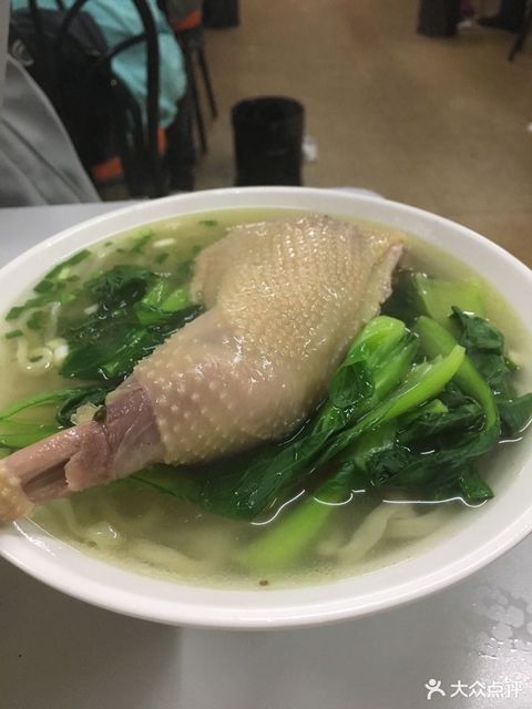 推荐菜:炉桥手擀面(新天地店)位于合肥市庐阳区北一环与蒙城路交口