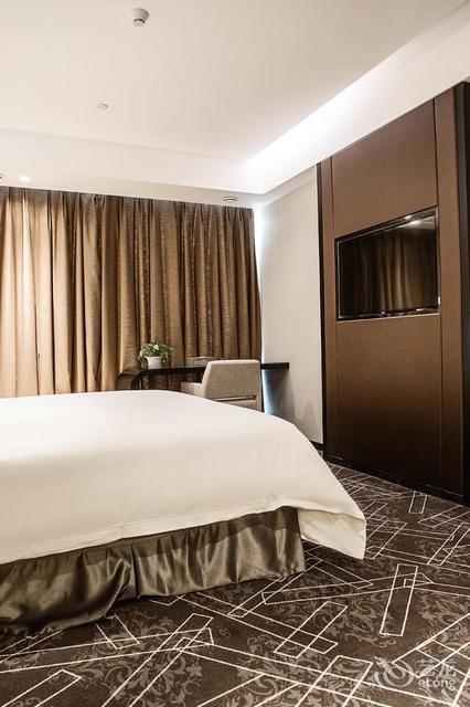 颐和幸福酒店财富中心店