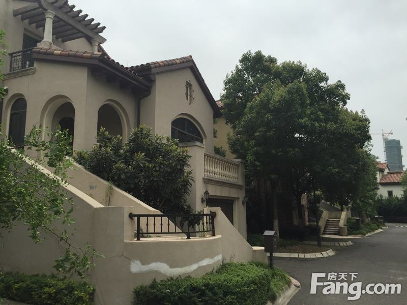 翡翠湾位于镇江市句容市仙林东路6号推荐菜:分类:住宅小区;地名电话