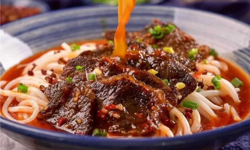 招牌麻辣牛肉粉图片