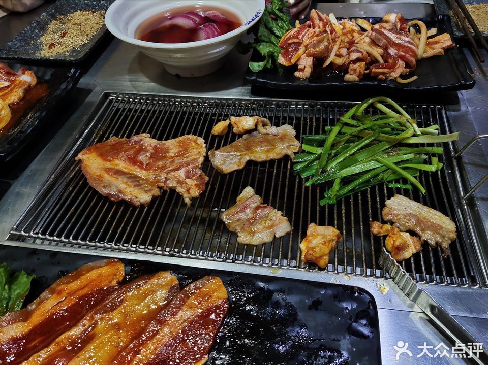 老知青原生态地摊烤肉