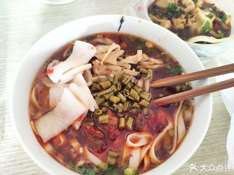 红烧排骨扁粉图片