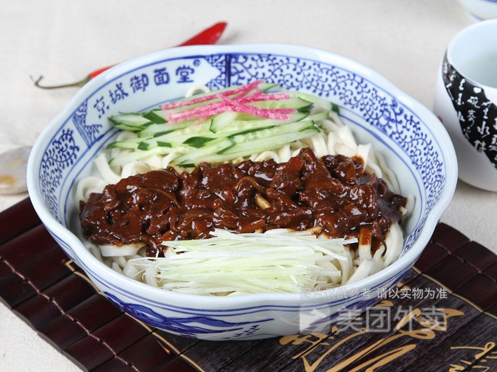 京酱肉丝面图片