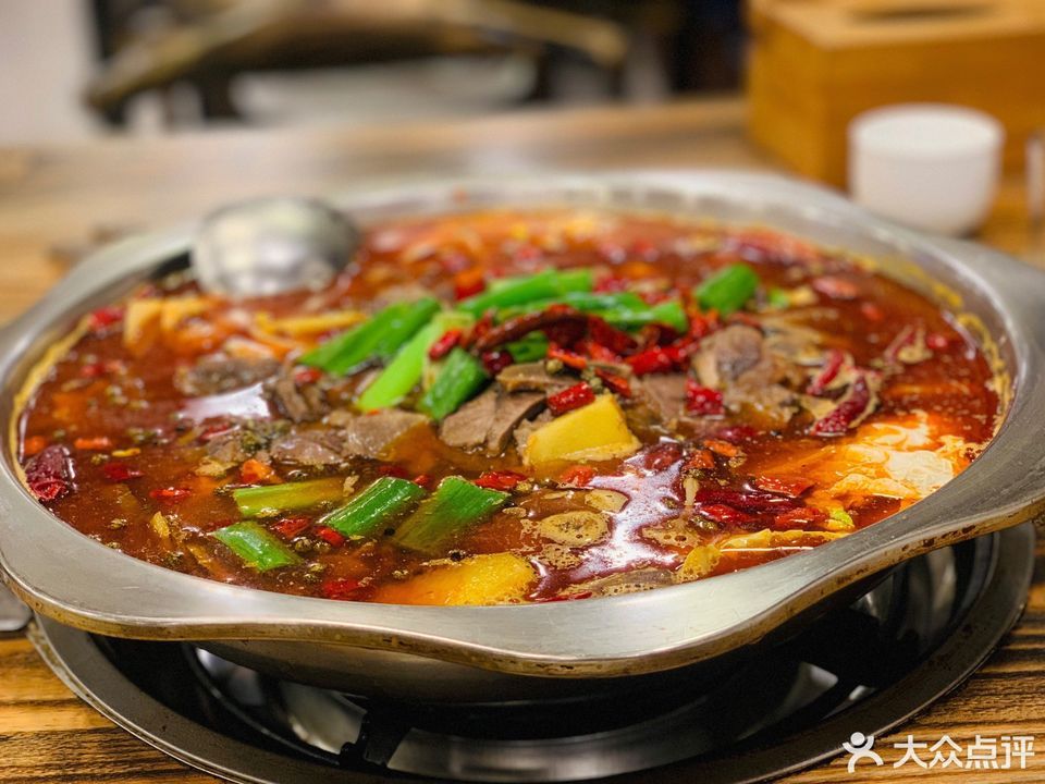 牛肉汤锅图片