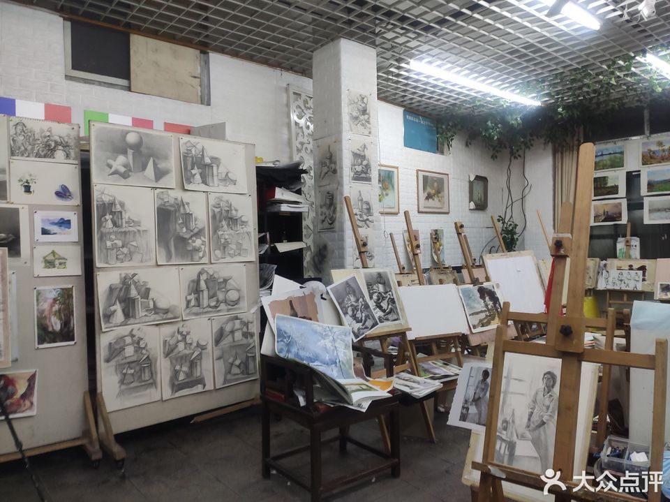 中艺画苑粮道街校区店